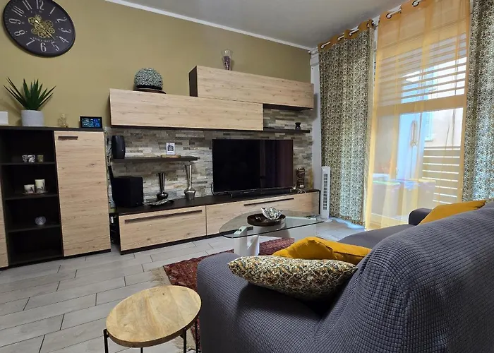 VARESE PRIME - Air Conditioning, 2 Baths, 2 Parking, City Centre, 200mt Villa Esengrini Montalbano, NO Keybox